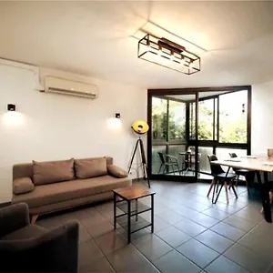 Appartement Equipe Climatise 8 Couchages, Marseille